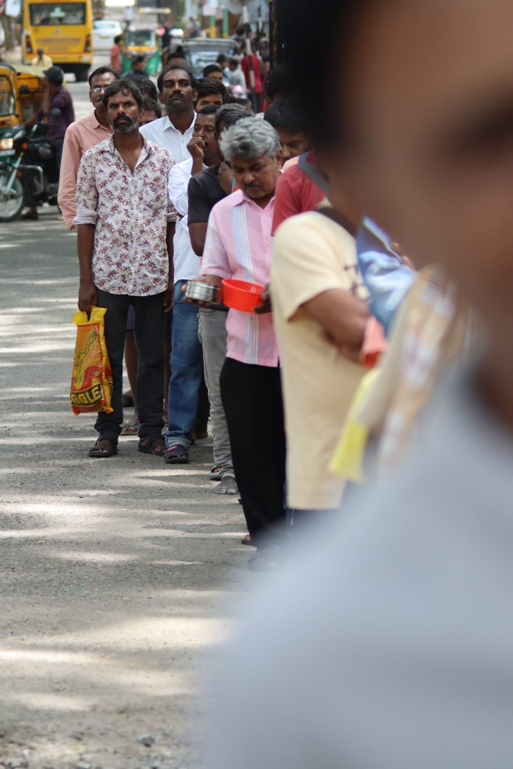 Hasivu volunteers distributing food support